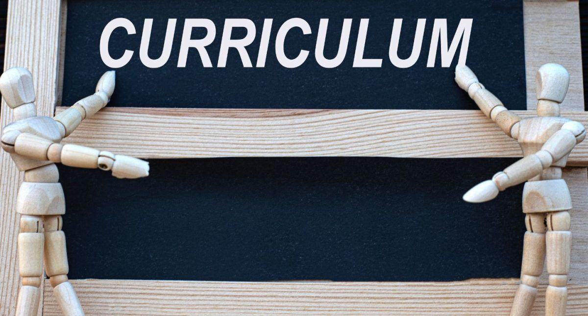 Certificate vs Degree: Which One Should You Earn? 4 Certificate vs Degree Time Commitment Requirements for Enrollment Curriculum Scope and Depth