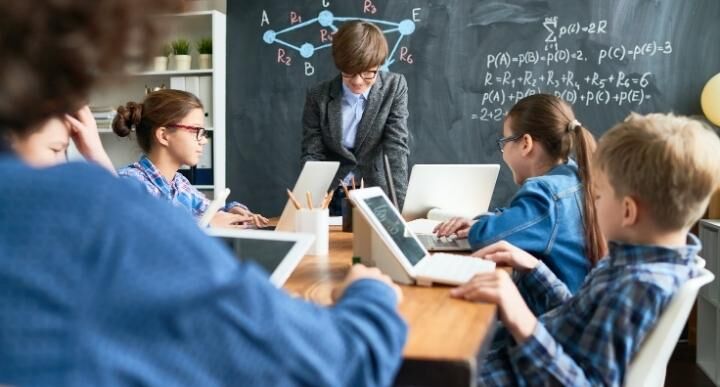 Applications of online badges