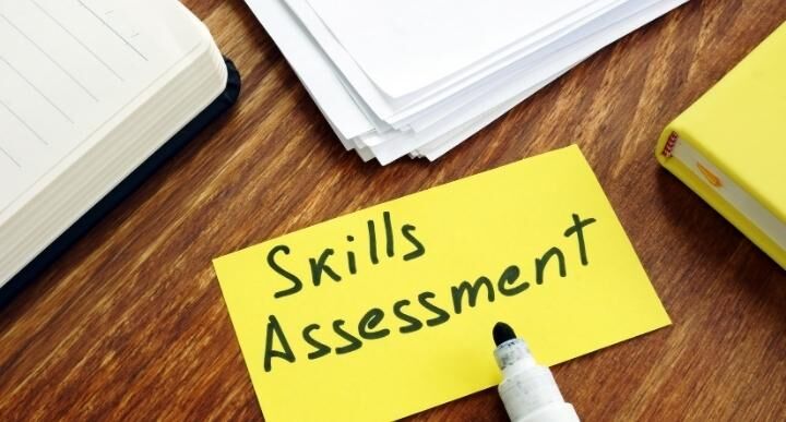 Potential applications of online badges in education