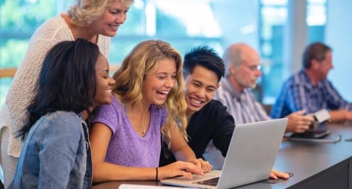 When to Use Online Badges and Certificates in Higher Education