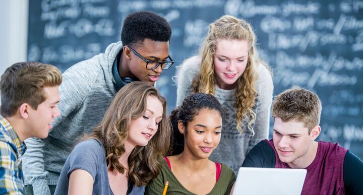 AWS Digital Badges for Students: Enhancing Cloud Computing Education