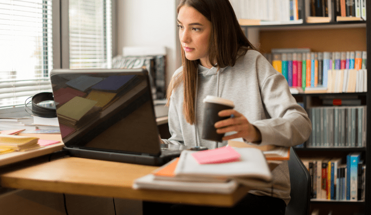 Why You Should Pre-Sell Your Online Course 3 What Does It Mean to Pre-Selling Online Courses?