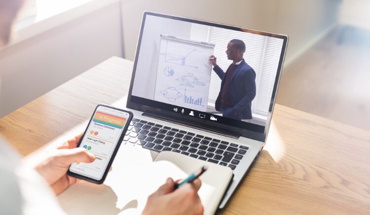 5 Online Product Management Certification Programs 2 Introduction to Online Product Management