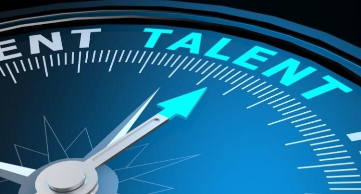 How to Use Online Credentials to Attract, Retain Top Talent 2 Online credentials to attract top talent